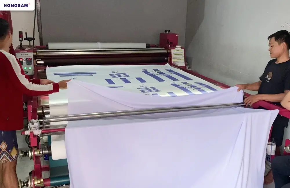 proses roll to roll cara cetak jersey sublimasi.webp