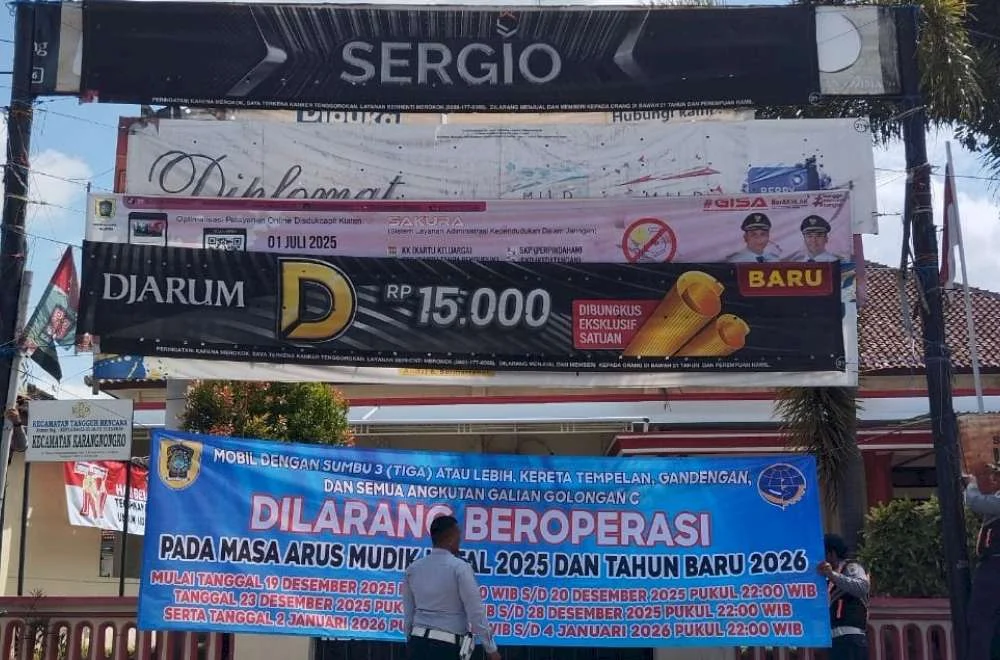 contoh spanduk baliho billboard cetak outdoor di jalan.jpeg