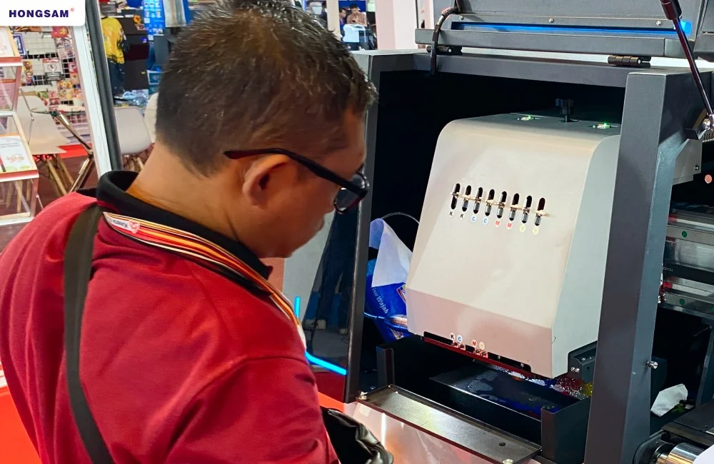 manual cleaning nozzle printer sublimasi dengan cleaning solution.jpeg