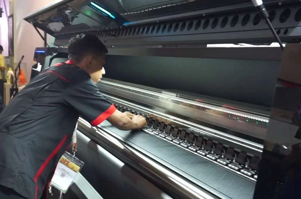 pengaturan mesin cetak digital printing large format.jpeg