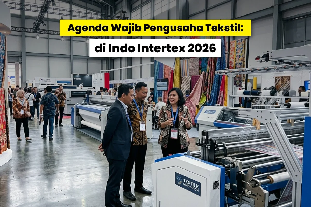 Suasana pameran Indo Intertex 2026 dengan pengunjung melihat mesin tekstil modern dan berdiskusi di area booth.